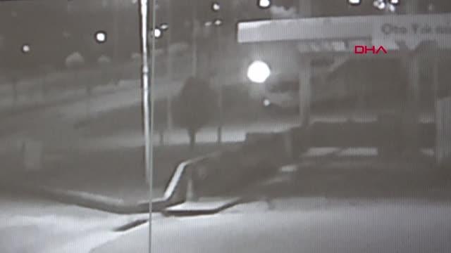 Son dakika haber... TERS YÖNE GİREN OTOMOBİL, SİVİL POLİS ARACIYLA ÇARPIŞTI: 1 POLİS ŞEHİT OLDU, 1 ASTSUBAY ÖLDÜ