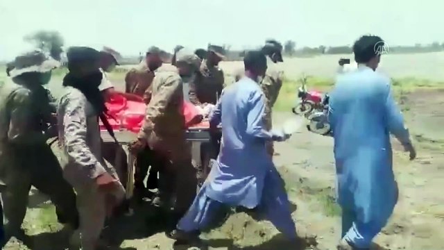 Pakistan'da tren kazası: 30 ölü, 50 yaralı - Arama kurtarma çalışmaları (3)