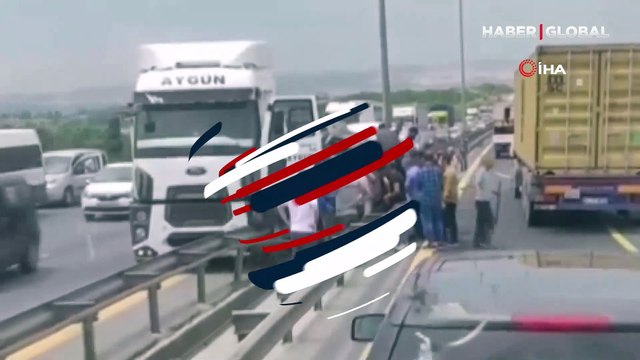 İstanbul'da korkunç kaza! TIR ile bariyer arasında sıkıştı