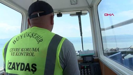 İzmit Körfezi'nden her gün 2,5 ton müsilaj toplanıyor