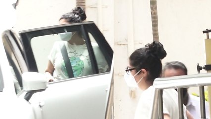 Arjun Kapoor के बहन की तबियत हुई थी खराब, Hospital से मिला Discharge, देखिए ऐसे लौटी Arjun की बहन घर