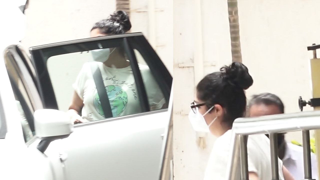 Arjun Kapoor के बहन की तबियत हुई थी खराब, Hospital से मिला Discharge, देखिए ऐसे लौटी Arjun की बहन घर
