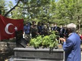 Şair ve yazar Abdurrahim Karakoç, vefatının 9'uncu yılında mezarı başında anıldı