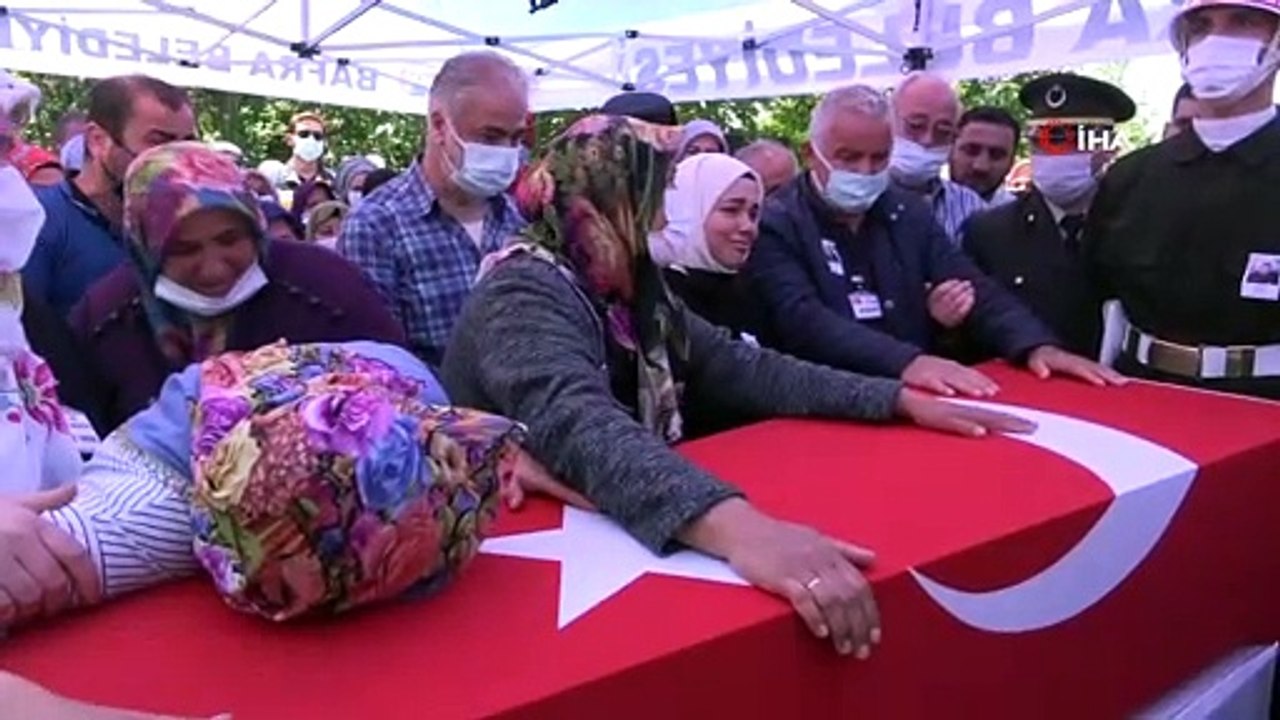 Şehidin annesinin feryatları yürekleri dağladı...'Çok yaktın beni oğul. Sözümü tutamadım annem 'bana ağlama' dedin'