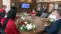 Başkan Çağırıcı 'Altın kızları' makamında ağırladı