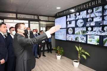 Télécharger la video: BALIKESİR BÜYÜKŞEHİR BELEDİYESİ EK HİZMET BİNASINI AÇTI