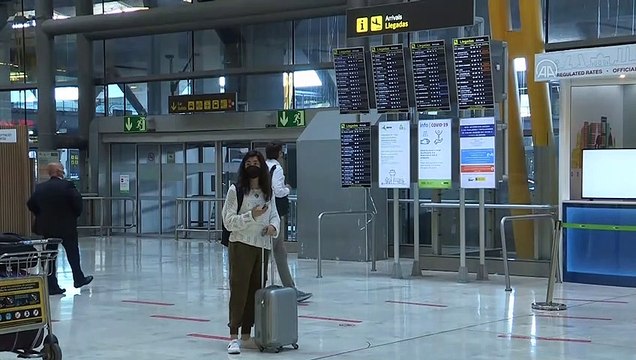 MADRİD - İspanya, İngiltere ve Fas'tan gelen kısıtlamaların gölgesi altında kapılarını yaz turizmine açtı