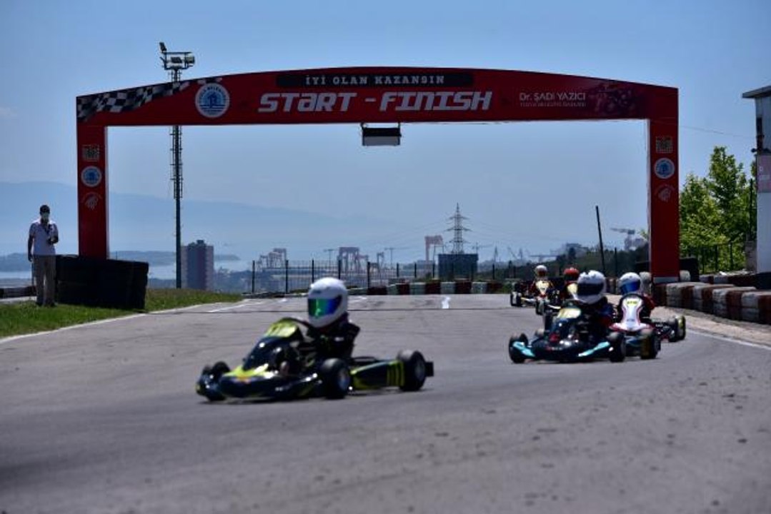 Türkiye Karting Şampiyonası'nın ilk ayağı Tuzla'da yapıldı