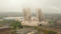 Espectacular demolición de 4 torres de una antigua estación eléctrica en el Inglaterra