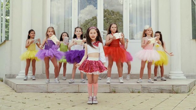 Nica Cojocaru (Picături Muzicale) – Ciocolata (4K)