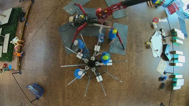 Avrupa Futbol Şampiyonası için LEGO'lardan dünyanın en büyük futbol topu yapıldı