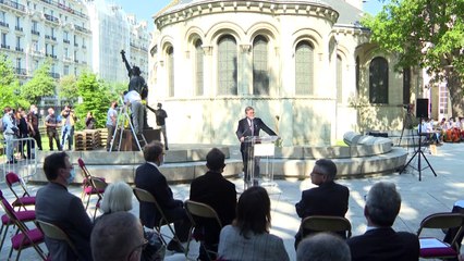 Une réplique de la statue de la Liberté en route pour les États-Unis