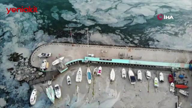 Caddebostan Sahili'nde deniz salyası! Felaket havadan böyle görüntülendi!
