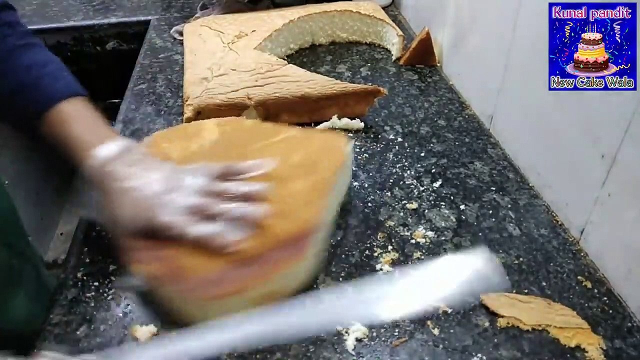 Heart Shape Cake Design |Heart Shape Cake Kaishe Cutting Karte Hai |Love Cake Design