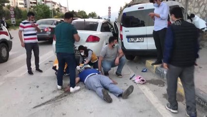Son dakika haber! İki ayrı trafik kazasında 5 kişi yaralandı