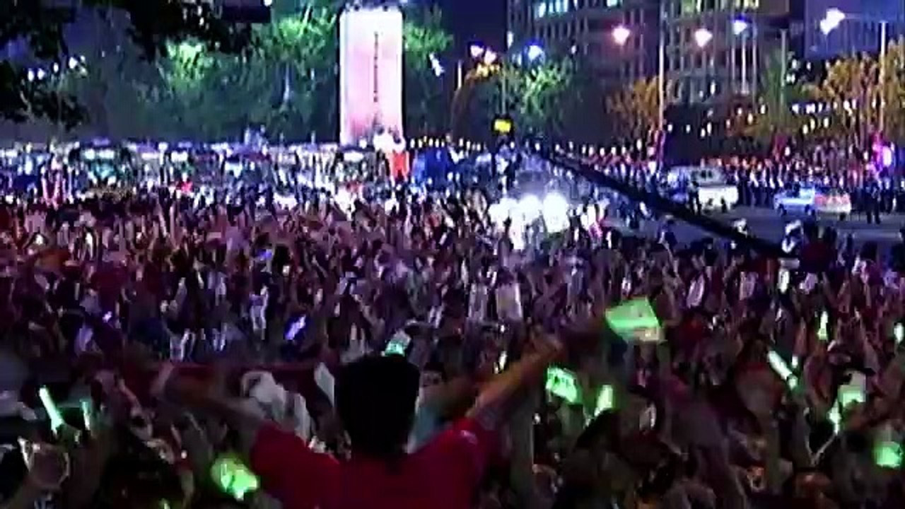 Shakira - Waka Waka (This Time for Africa) (The Official 2010 FIFA World Cup™ Song)