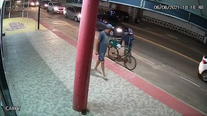 Motorista provoca acidente em semáforo e acaba preso em Guarapari