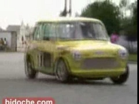 mini qui finie sur les deux roues avant