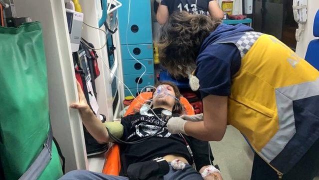 İki grup arasındaki yan baktın kavgası kanlı bitti