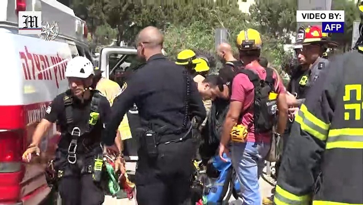 Israeli police inspect sinkhole in Jerusalem pa...