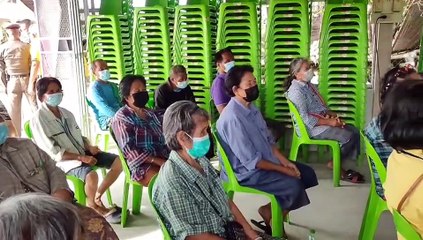 ผกก.สภ.ลูกแก นำข้าราชการตำรวจพร้อมกต.ตร.มอบถุงยังชีพเครื่องอุปโภคบริโภคแก่ผู้สูงอายุและ ผู้ป่วยติดเตียง