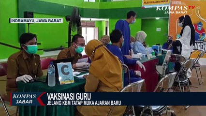 Menjelang KBM Tatap Muka, Ratusan Guru di Indramayu Divaksinasi