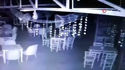 Yer: Bursa... Cam kapıyı fark etmeyince...