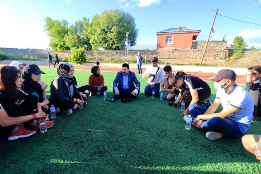 Son dakika: Terörün gençlerle biteceğini vurgulayan Başkan Sayan'dan, gençlerin eğitimine tam destek