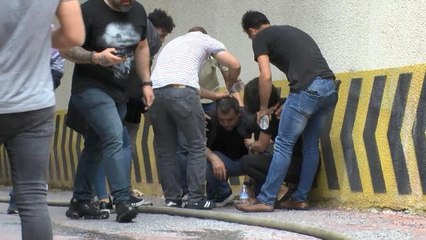 Son dakika haberi | ESENYURT'TA OTOPARKTAKİ OTOMOBİLDE YANGIN; 3 KİŞİ DUMANDAN ETKİLENDİ