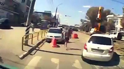 Trafikte böyle saçma inatlaşma görülmedi!