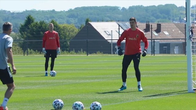 Thibaut Courtois se confie avant l'Euro: son avis sur Eden Hazard, Roberto Martinez, l'avenir des Diables