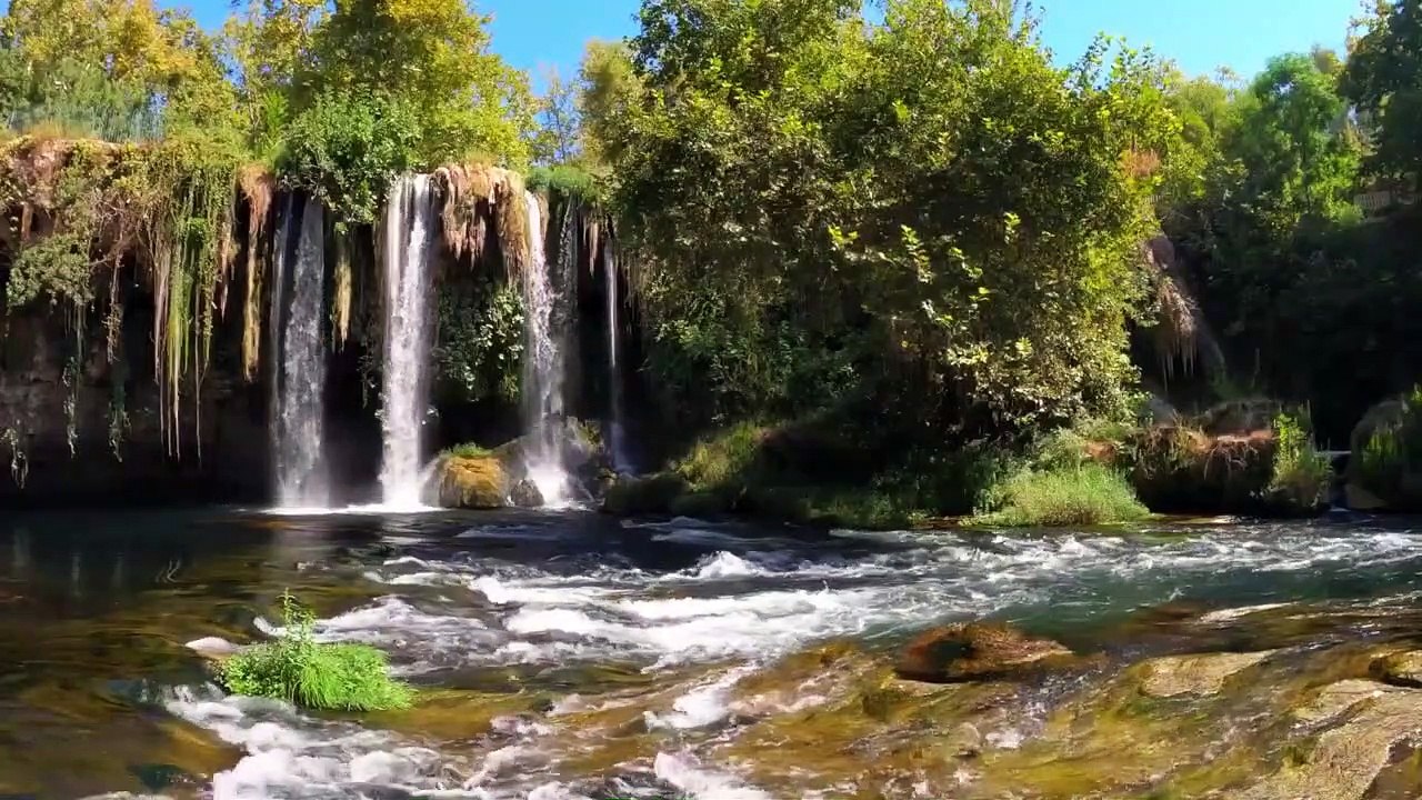 Calm Your Mind with Beautiful Relaxing Music and Beautiful Nature