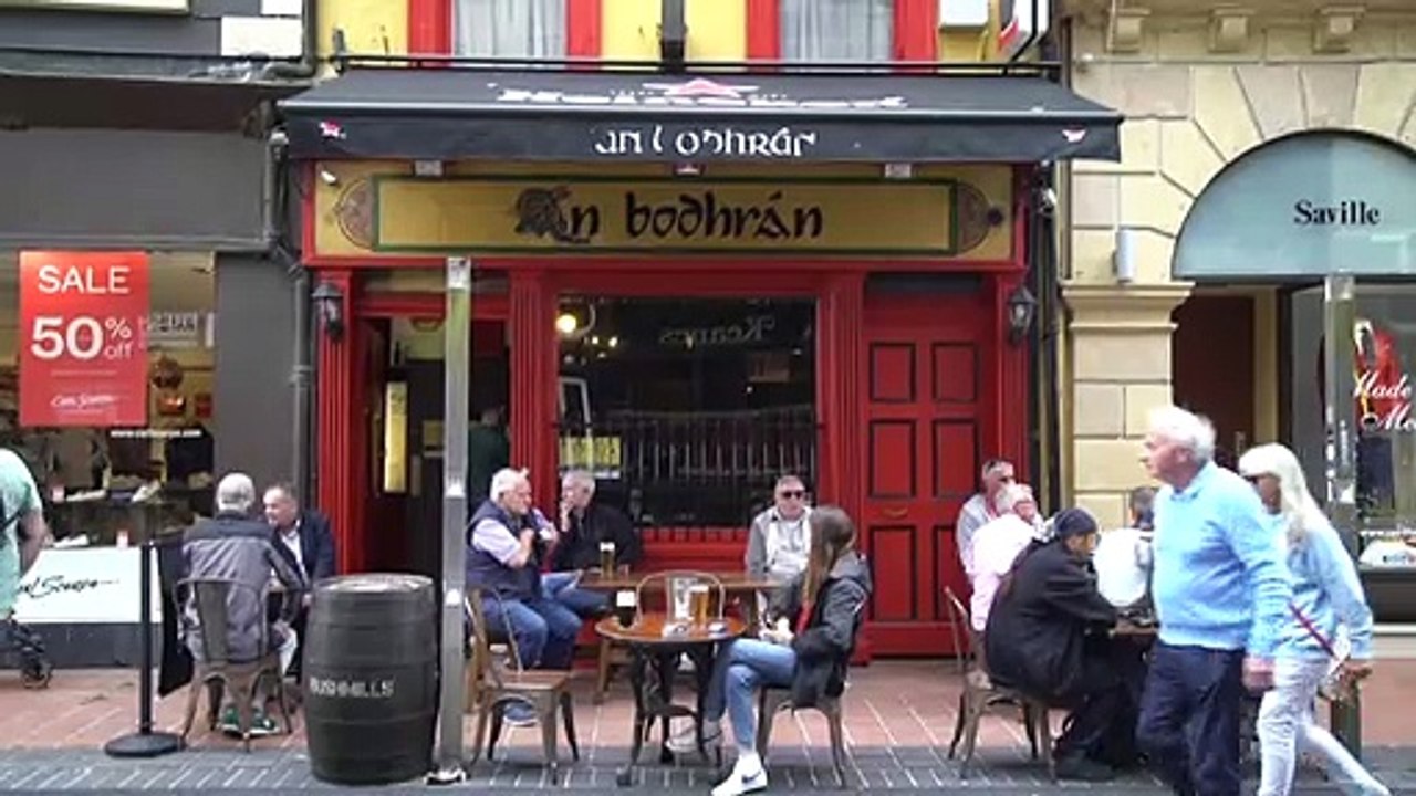 Irlande: les terrasses de Cork rouvrent au public