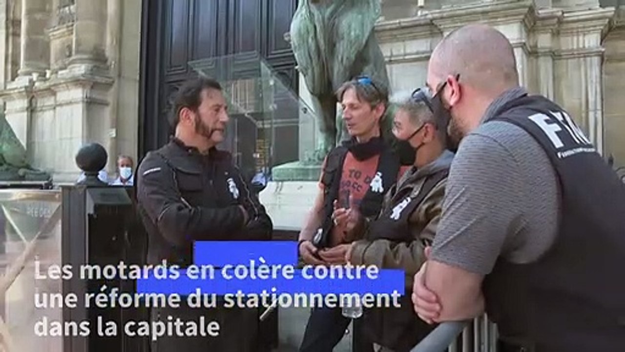Stationnement payant à Paris pour les deux-roues: les motards en colère