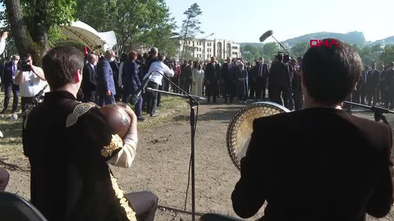 Son dakika gündem: Cumhurbaşkanı Erdoğan, Şuşa'da tarihi yerleri gezdi ve Cıdır Ovası şenliklerine katıldı