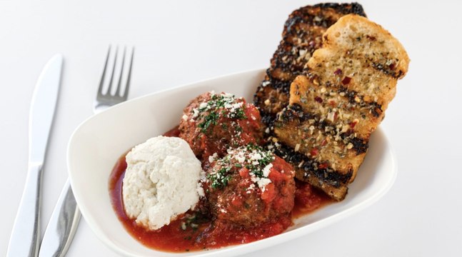 Delta Is Bringing Back Hot Meals - With Dishes From Some of LA's Top Chefs