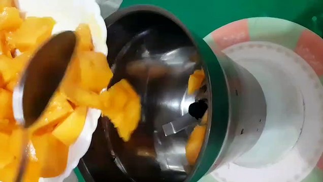 न घी ना मावा न चासनी सिर्फ 10 मिनट में बनाएं आम के स्वादिष्ट लड्डू I Mango Laddu Recipe I Indian Sweets Laddu by Safina Kitchen