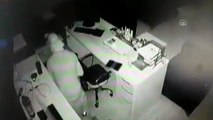 İş yerinden kadın kılığında hırsızlık yapılması güvenlik kameralarına yansıdı