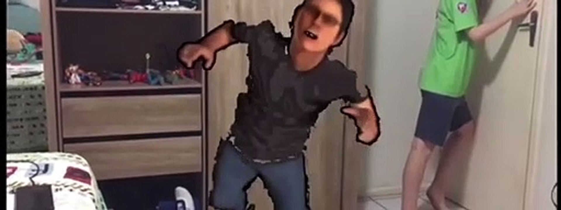 o garoto hulk trailer