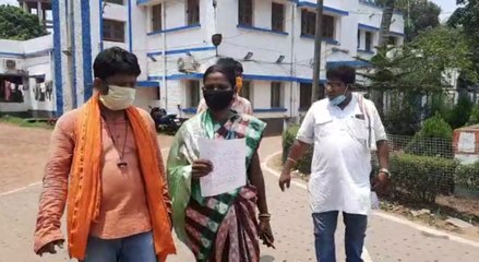 খড়গপুরে প্রকাশ্যে বিজেপির মহিলা কার্যকর্তাদের ধর্ষণ-খুনের হুমকি দিয়ে লিফলেট ছড়ানোর অভিযোগ