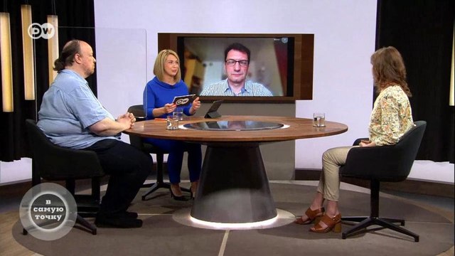 Лукашенко еще у власти: уезжать или оставаться? l Ток-шоу DW В самую точку