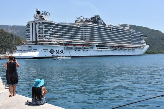 Malta bayraklı kruvaziyer MSC Seaview sezon hazırlığı için Marmaris'te