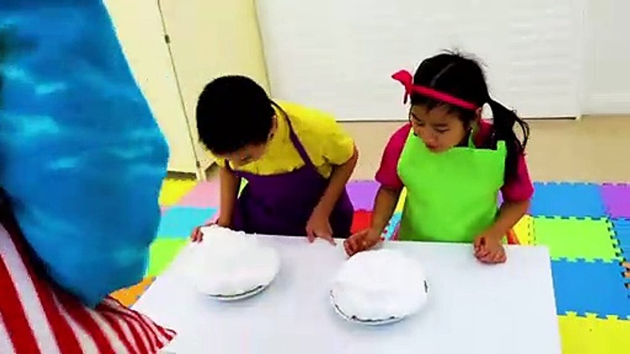 Jannie And Andrew Pretend Play Carnival & Amusement Park Games For Kids
