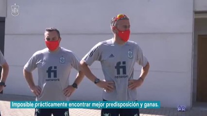 Luis Enrique recibe y da las gracias a la 'burbuja paralela'