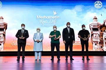 Emine Erdoğan'dan Dündar'a 'vakıf insan' ödülü