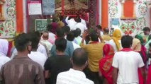 Varanasi: People forget covid norms in Sankat Mochan temple