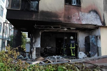 Giriş kattaki daire alev topuna döndü: 1 yaralı