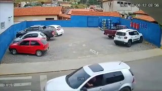 Homem é atropelado numa passadeira