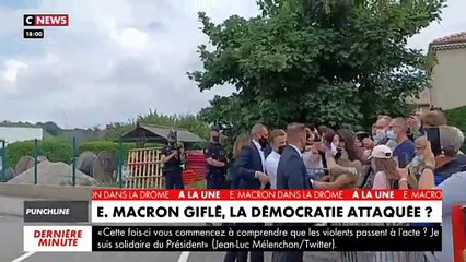 Download Video: Emmanuel Macron giflé: Regardez l'agression du Président filmée sous un autre axe alors qu'un homme le gifle lors de son bain de foule