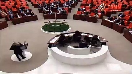 CHP’li Zeybek'ten iktidara: Devleti batırdınız be, parti devleti oluşturdunuz; hesabını çok ağır ödeyeceksiniz!